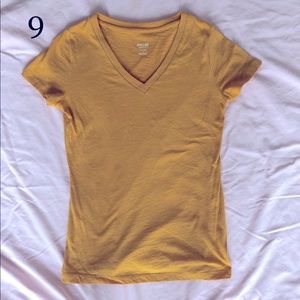 Basic gold tee